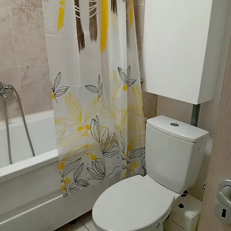 Πανσιόν Privata Cu Baie Tina, Iulius Mall 4*